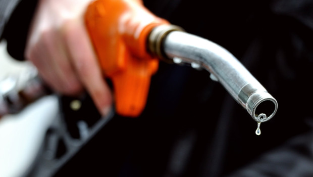 Baisse des prix du carburant record depuis 2010