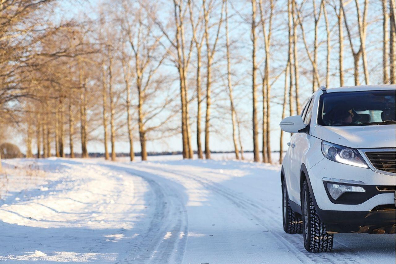 Bien préparer sa voiture pour la montagne en hiver - Blog Maurel Auto